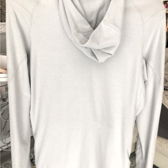 Lululemon Mens Chrome in colour zip up~ Size S - Picture 2 of 6